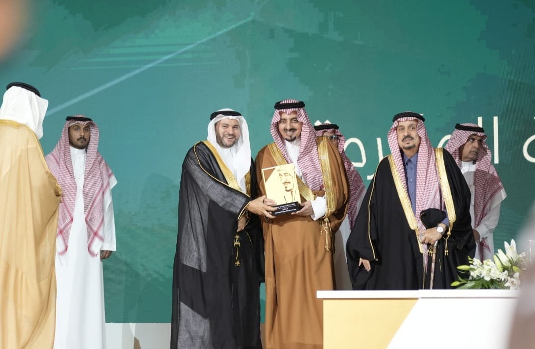 عضو في جمعية المودة يتلقى المركز الأول في جائزة الملك خالد