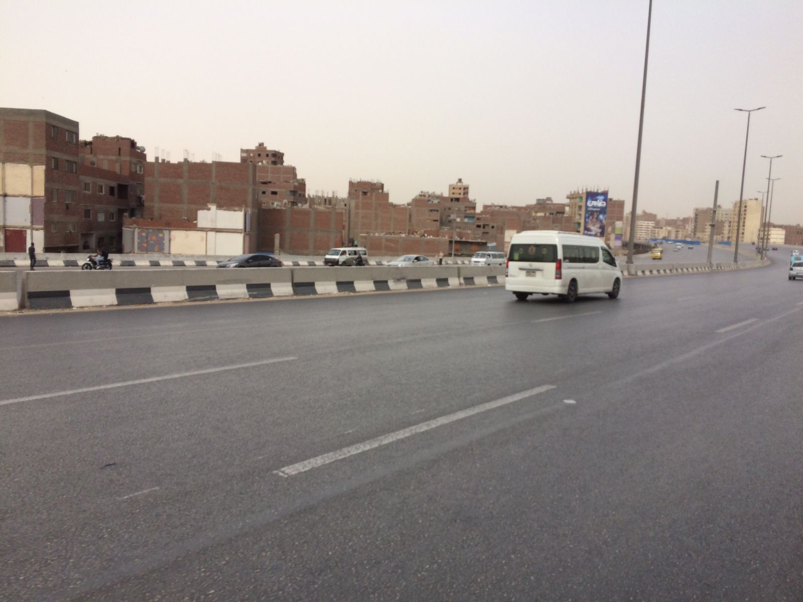 انتظام في حركة سير السيارات بالمحاور والطرق الرئيسية بالقاهرة والجيزة 6 انتظام في حركة سير السيارات بالمحاور والطرق الرئيسية بالقاهرة والجيزة