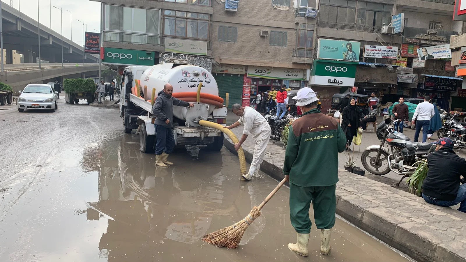محافظ الجيزة يشدد على التواجد الميداني والتعامل الفوري مع تراكمات الأمطار.. صور 9 محافظ الجيزة يشدد على التواجد الميداني والتعامل الفوري مع تراكمات الأمطار.. صور