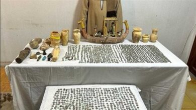 حكاية مسن المنيا.. احتفظ بالذهب الملعون سرا وسقط بـ2000 قطعة فرعونية داخل منزله