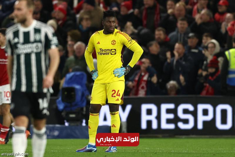 اتفاق مع الكاميرون يحمي مرمى مانشستر يونايتد