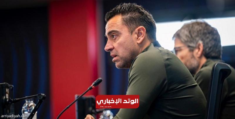 دفاع برشلونة يقلق تشافي قبل لاس بالماس
