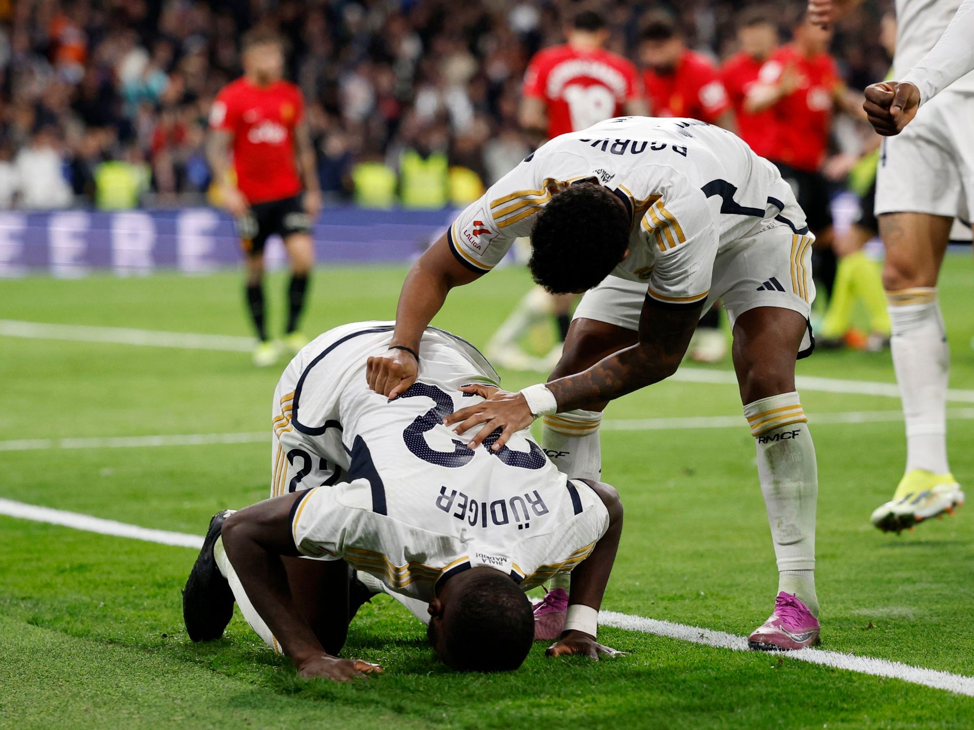 ريال مدريد ينتصر ويثأر ويتصدر الليغا