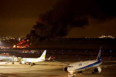 حادث اصطدام طائرتين يهز مطار هانيدا بطوكيو..
