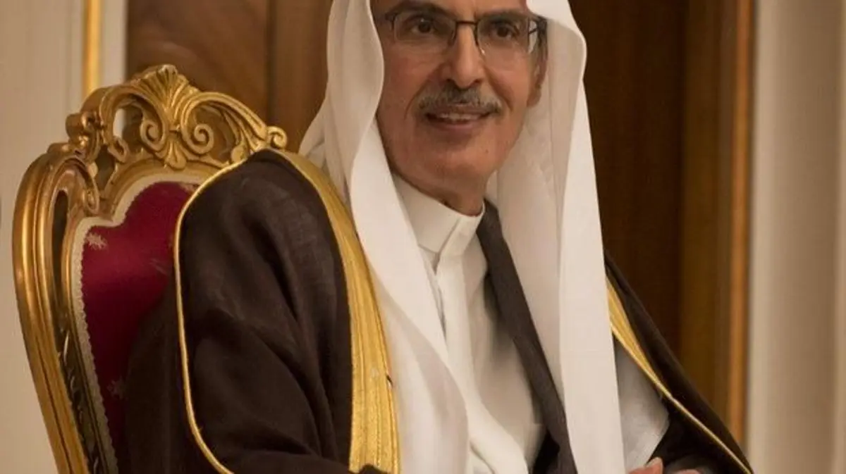 الأمير بدر بن عبد المحسن في أحد الإجتماعات